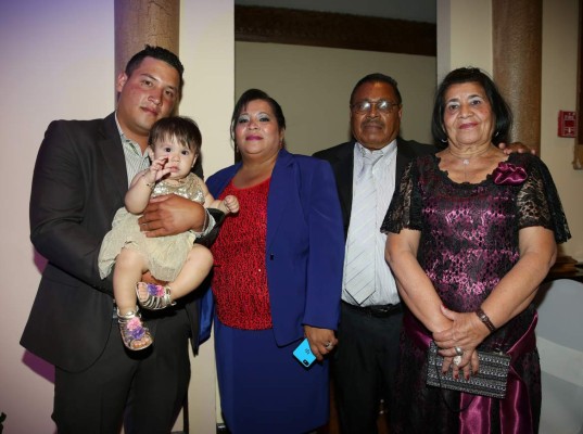 Marvin Fuentes y Carolina Lanza ya son esposos