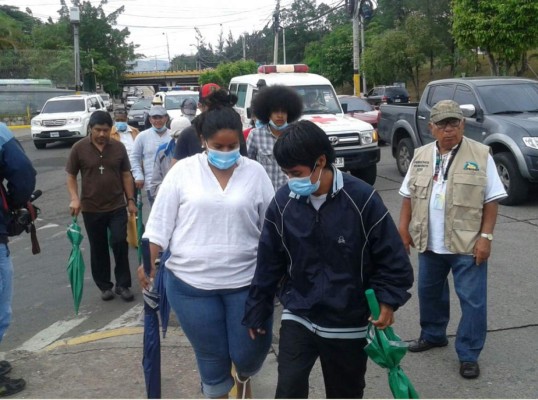 Indignados en huelga de hambre marchan hacia la ONU