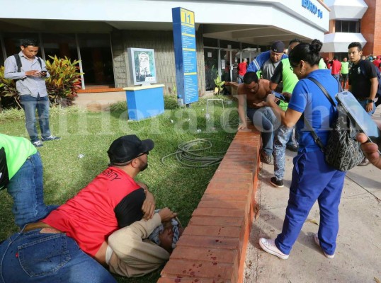 En Fotos: Así se vivió el zafarrancho entre universitarios y miembros de seguridad al interior de la UNAH