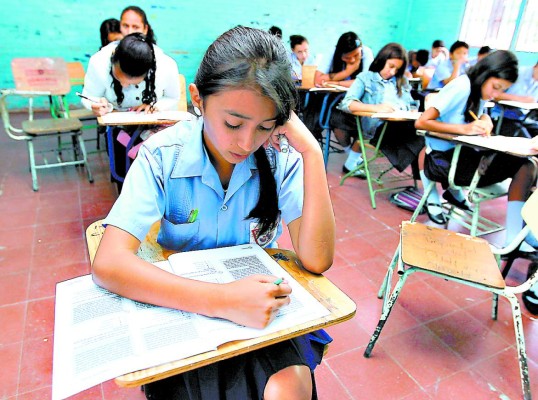 Honduras: Evalúan 1,625 centros educativos