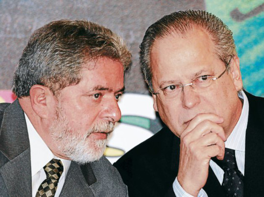 Condenan a exmano derecha de Lula da Silva