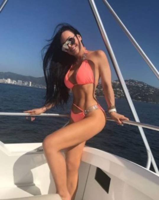 Fotos: Famosas que iniciaron el 2018 con tremendos bikinazos en redes sociales