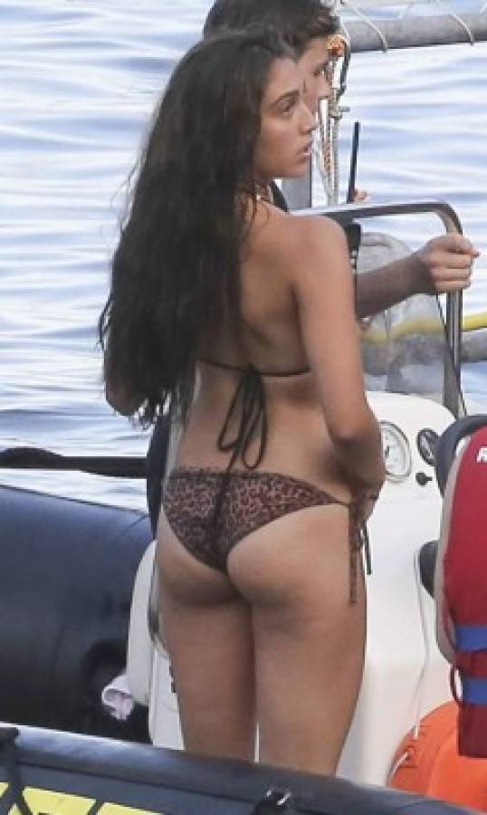 Captan a hija de Madonna drogándose en sexy bikini