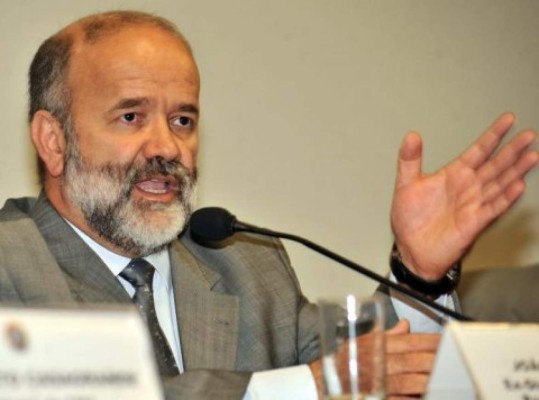 15 años de cárcel para extesorero por corrupción