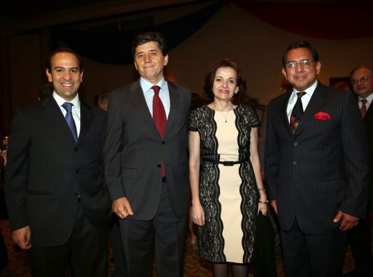 Elegante velada diplomática