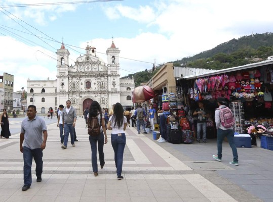 El 80% de los capitalinos compran en los mercados