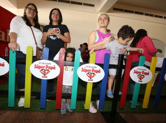 Confidencia y emoción durante Súper Papá 2018