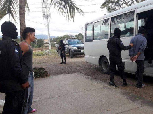 Trasladan a privados de libertad de la cárcel de Comayagua a Támara
