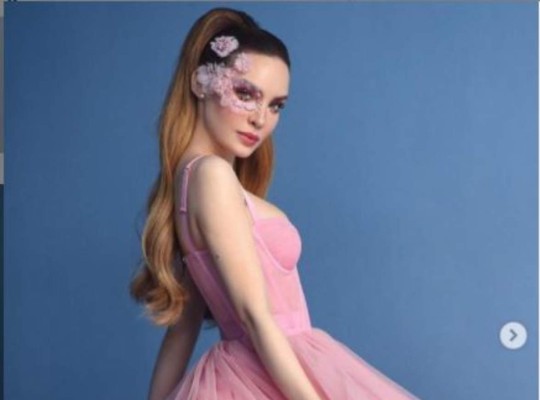 Belinda presume su amor y se tatúa las iniciales de Christian Nodal