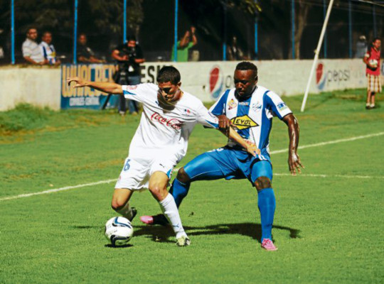 En vibrante partido empatan Olimpia y Victoria