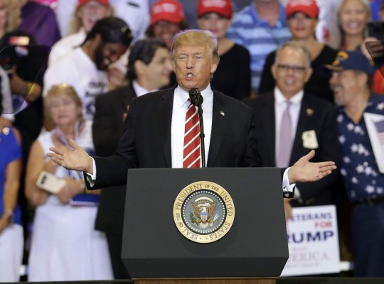 Trump ataca a la prensa y se defiende en encendido discurso en Arizona&nbsp;&nbsp;