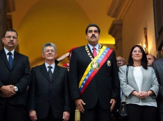 Crisis obliga al Gobierno venezolano y a la oposición a buscar acercamientos