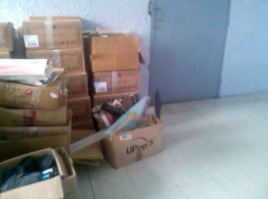 Supuestos integrantes del MEU saquean biblioteca de la UNAH