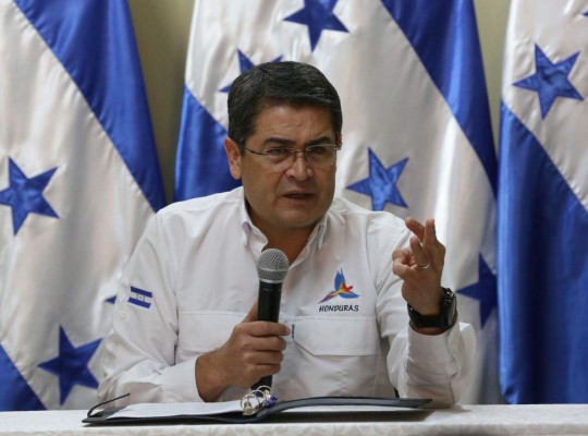 Juan Orlando Hernández recomienda a políticos tolerancia, té de tilo y valeriana