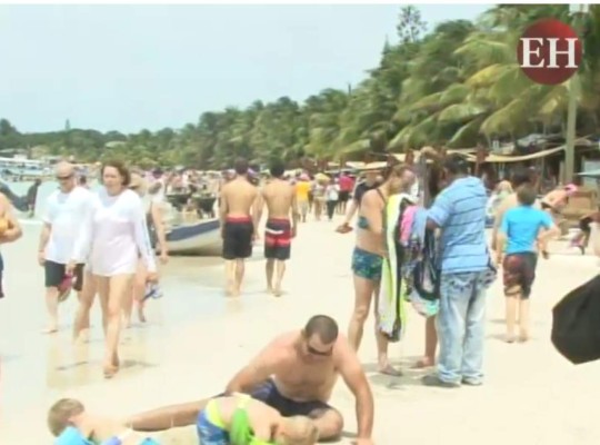 Un saludo especial desde las hermosas playas de Roatán