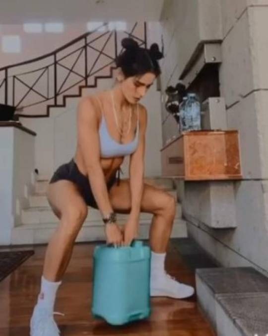 Las imágenes de la actriz Bárbara de Regil durante su encierro en casa