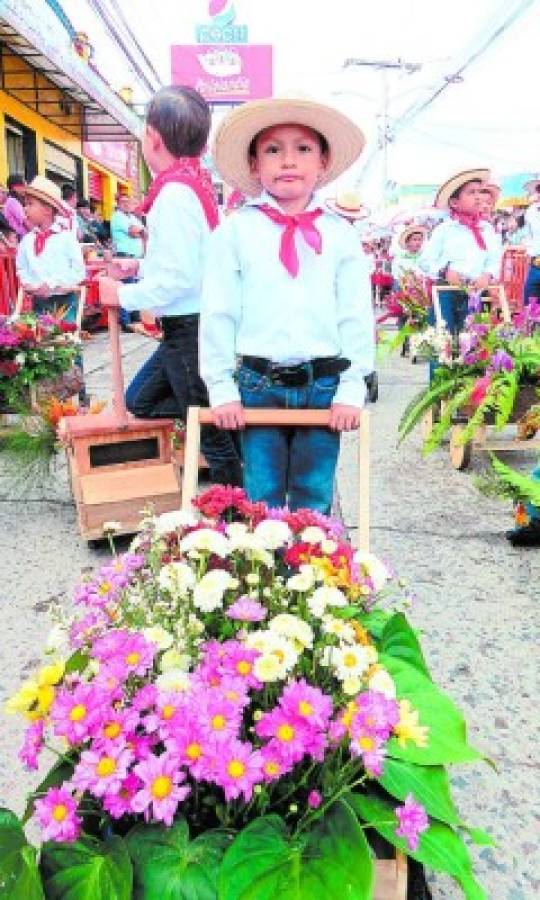 Derroche de belleza en el Festival de las Flores en Siguatepeque