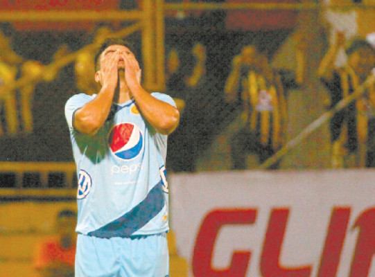 Real España arrolla al Motagua en el Morazán