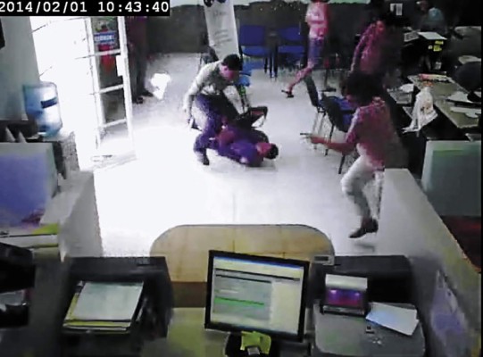 Video capta crimen contra guardia de seguridad en atraco a financiera