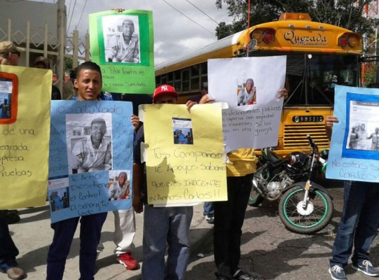 Bajo amenazas, transportistas piden en Juzgados liberación de motorista