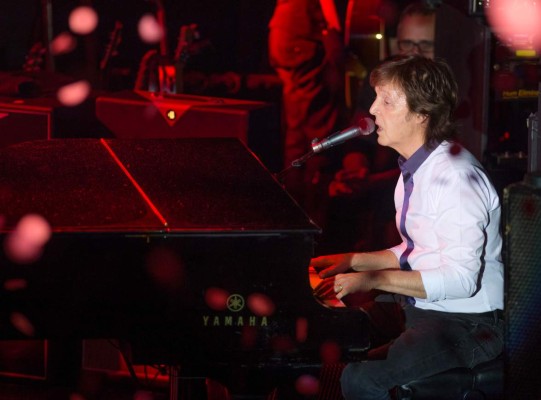 Paul McCartney le canta a San Valentín
