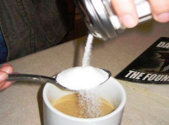 OMS recomienda disminuir consumo de azúcar