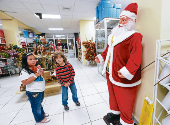 Proyectan pobre auge comercial en esta Navidad