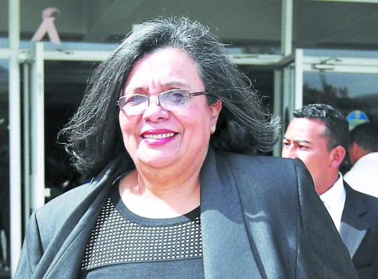 Rectora Julieta Castellanos afirma que hay docentes detrás de las tomas de edificios