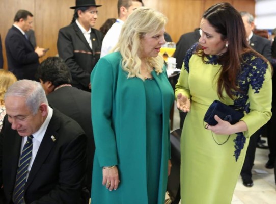 Los elegantes vestidos que usó Ana García de Hernández durante investidura de Jair Bolsonaro