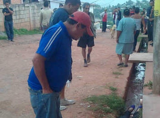 Hallan cadáver de jovencita en colonia Suyapa