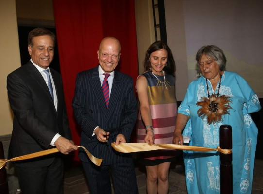 Artesanías chilenas reunidas en el MIN