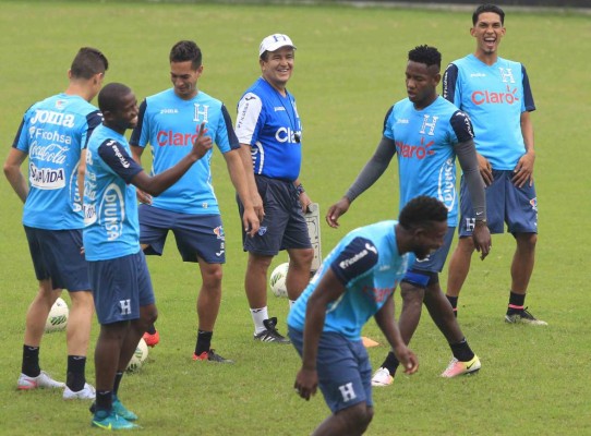 Jorge Luis Pinto exige movilidad a sus seleccionados