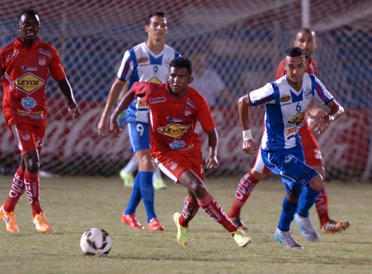 Victoria derrotó al Vida y sumo de a tres