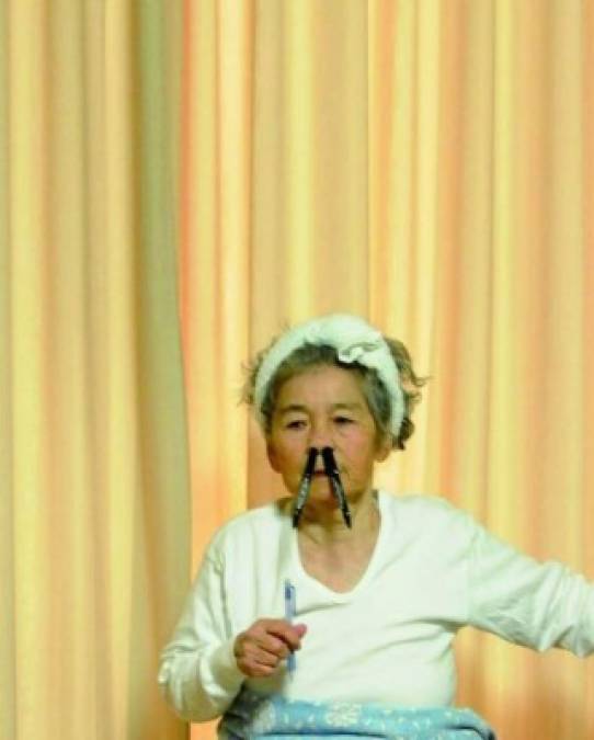 Kimiko Nishimoto, la abuela extrema que cautiva con sus divertidas fotos