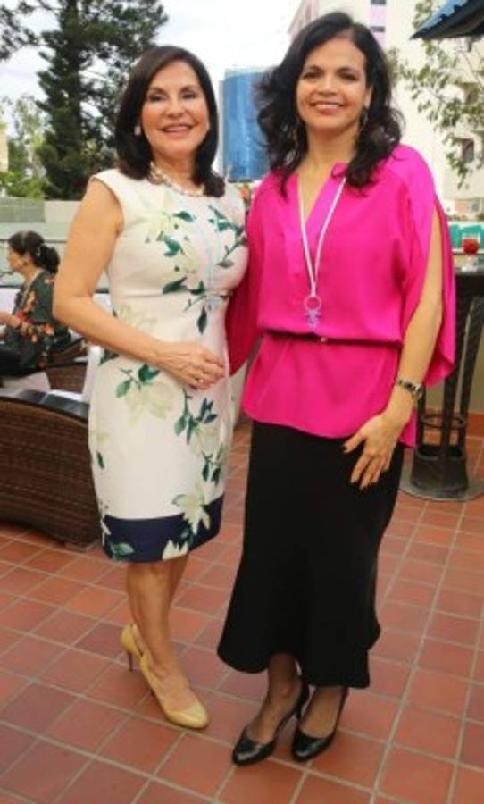 Una dulce espera para Alessandra y Óscar Moreno