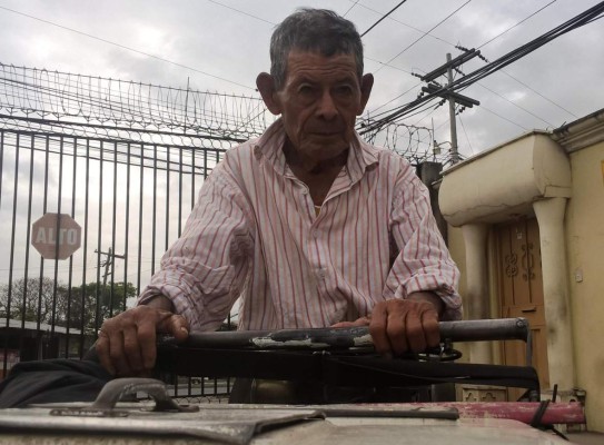 Dos décadas entre dolor y paletas han marcado los 78 años de don 'Mincho”