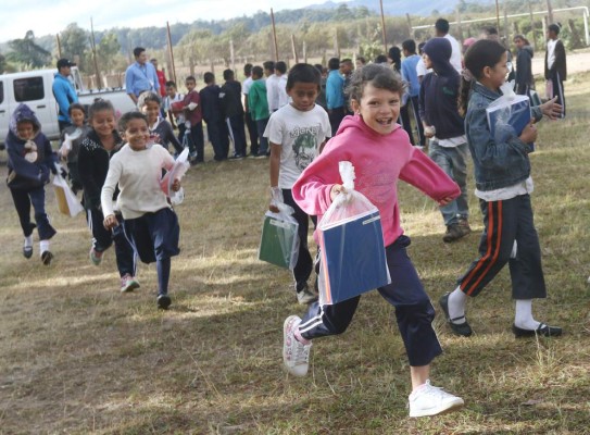 Soli-Diario llena de esperanza a los niños de la aldea La Sabana