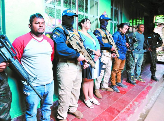 Investigan por complicidad a joven 'rescatada” en atraco bancario por un túnel