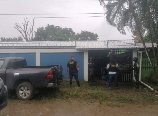Así fue la captura de seis agentes de la DPI con droga y dinero en Tocoa (FOTOS)
