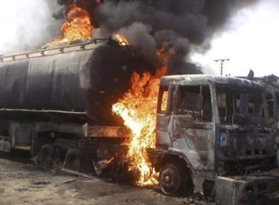 Treinta y siete muertos en incendio de un camión cisterna en Nigeria