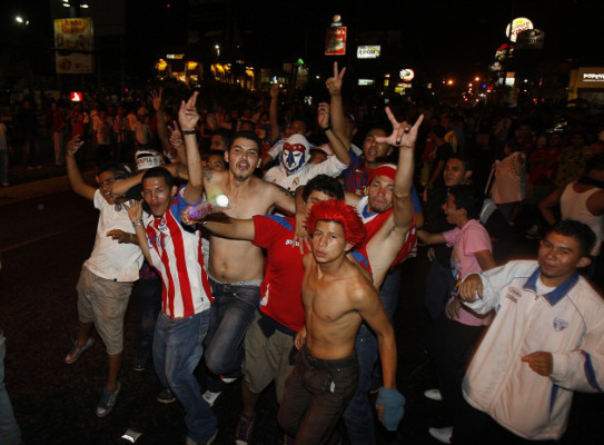 Los festejos del Olimpia por el título 25 en imágenes