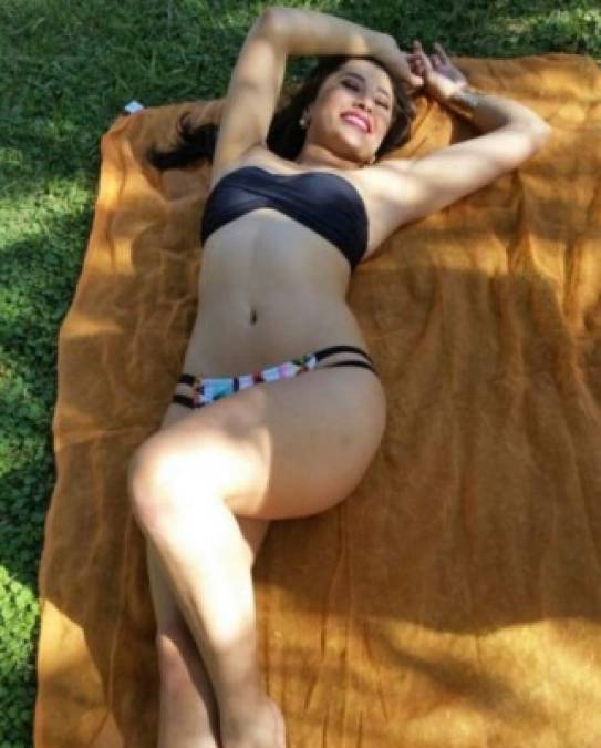 Presentadoras hondureñas dan la bienvenida al Verano 2018 posando en sexys trajes de baño