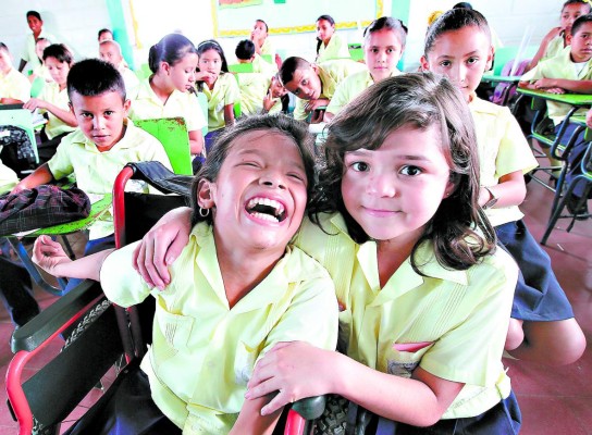 Sabini sueña con ir a la universidad y convertirse en una exitosa maestra