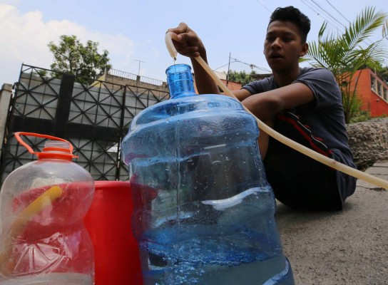Unos 50 mil abonados se abastecen de agua de dos vertientes naturales en la capital de Honduras