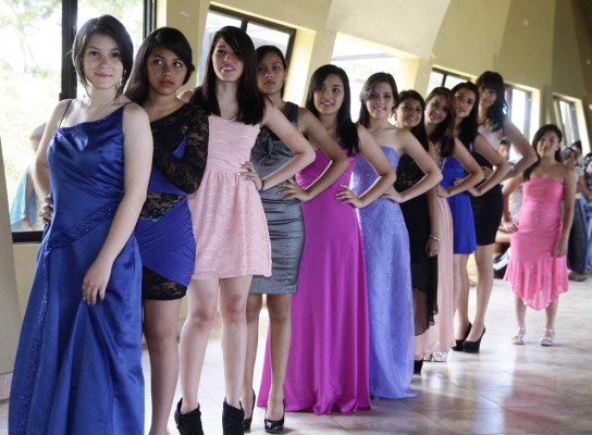 Lluvia de tendencias en pasarela estudiantil