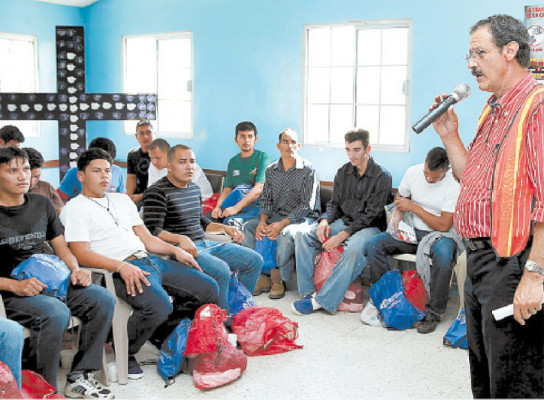 Villeda anuncia un plan para migrantes