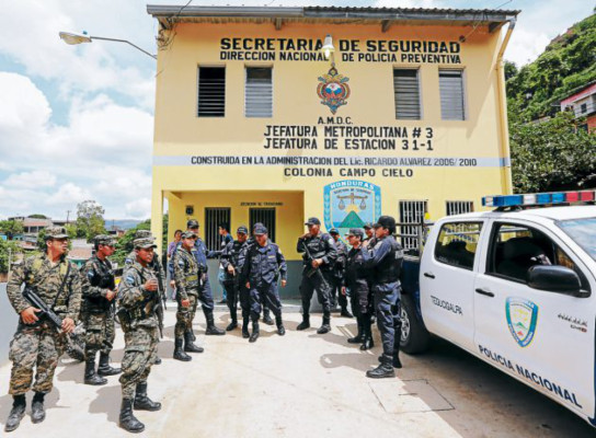 Refuerzan tres postas policiales en zonas calientes