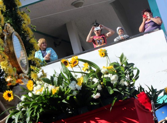 FOTOS: Procesión de la Virgen de Suyapa en la capital de Honduras