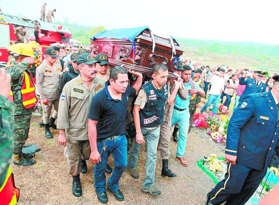 Despedidos con honores