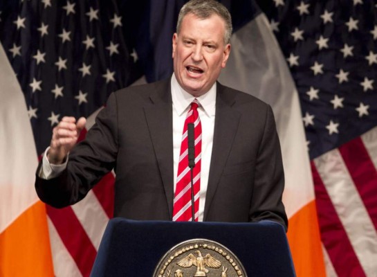 Alcalde de Nueva York pide protección para indocumentados ecuatorianos en EEUU por sismo